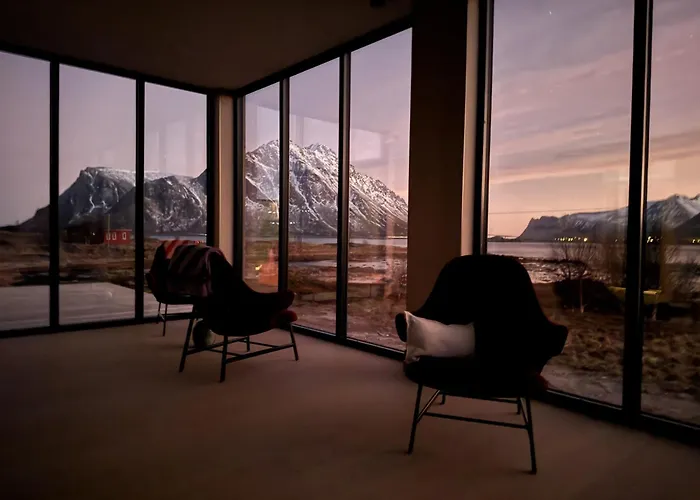 New - Seafront Luxury Villa Near Henningsvaer
