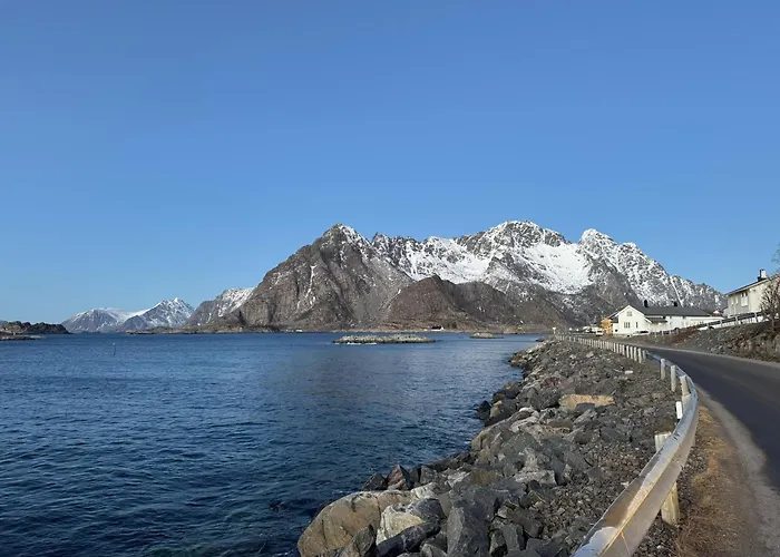 New - Seafront Luxury Villa Near Henningsvaer