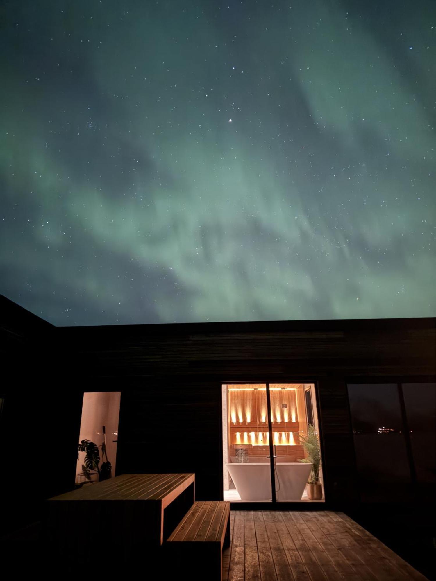 New - Seafront Luxury Near Henningsvaer Villa