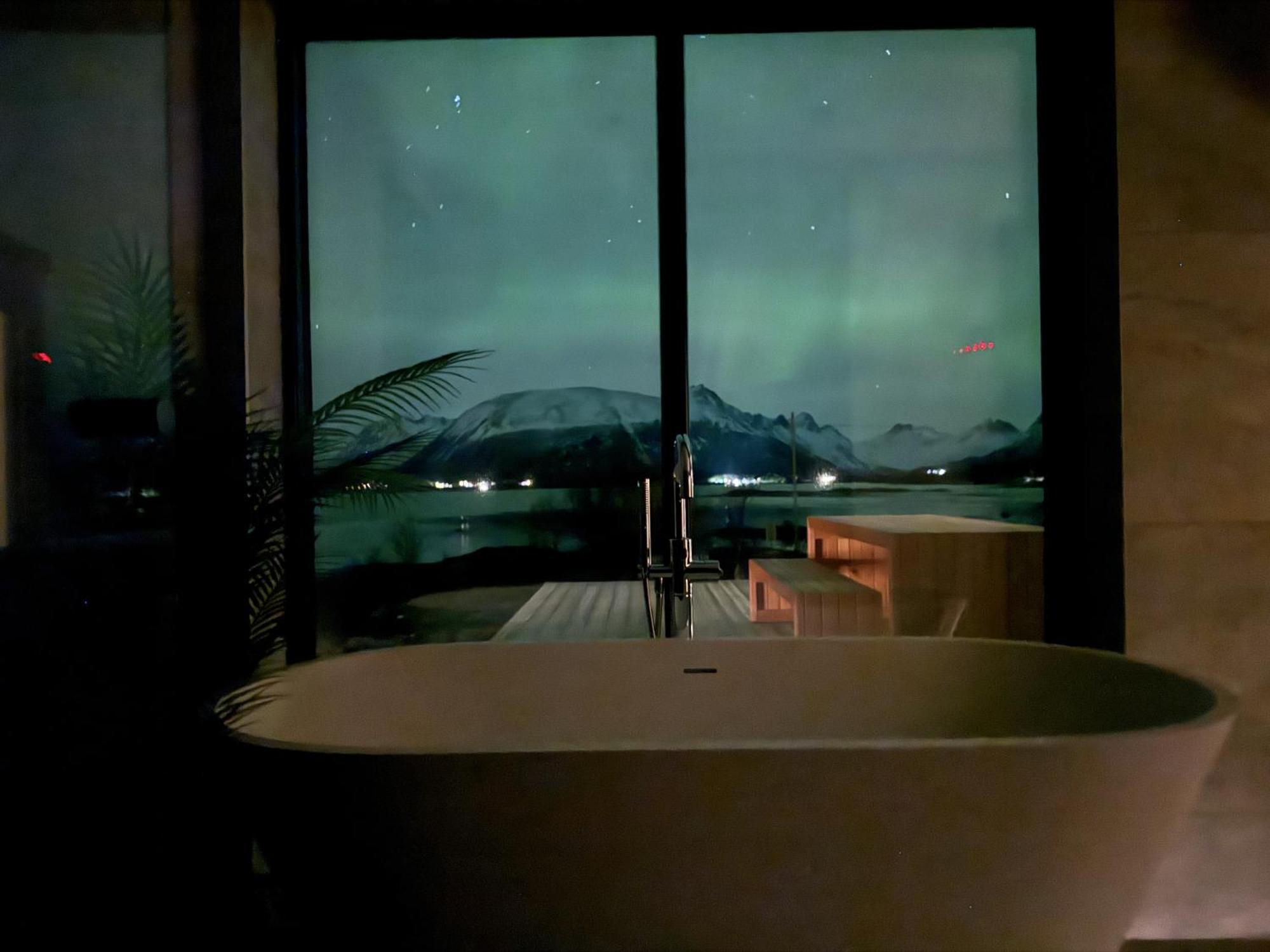 New - Seafront Luxury Near Henningsvaer Kleppstad